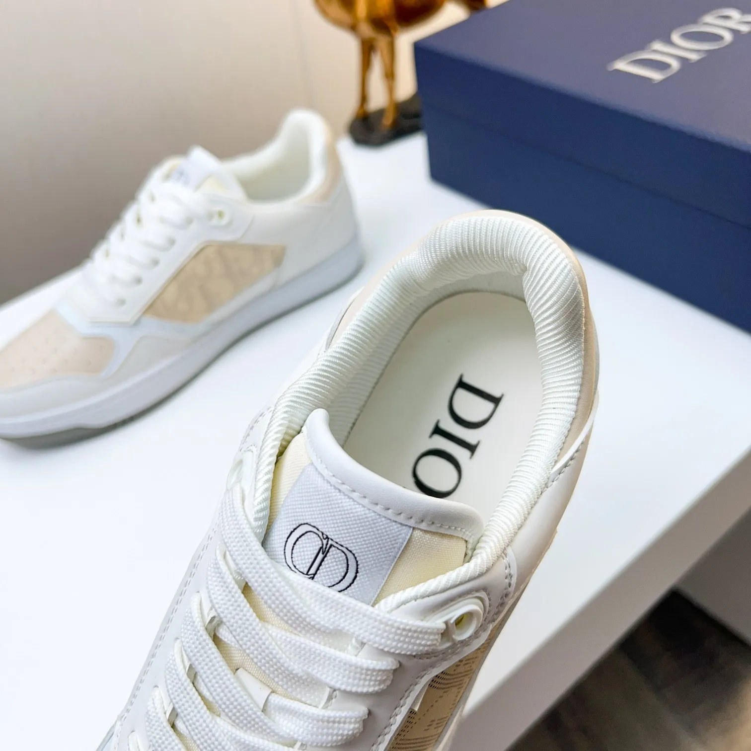 Men's Men's Shoes 💰400 [New] 🦩🦩Dior - Low-top sneakers 2025 spring men's collection new arrivals [Celebrate][Celebrate][Celebrate], reinterpret the basketball shoe design and become a classic Dior item [Strong][Strong][Strong], crafted in black and cream white smooth cowhide with beige suede, leather display on the side The CD logo, tongue, sole and back side are decorated with various distinctive details to enhance the style[666][666], while eyelet details, topstitching and rubber panels highlight the dynamic charm of its athletic style[strong][strong][strong]. It has a two-color rubber sole, which can be matched with various clothing to create a refined look. Size: 38 to 44 (45 can be customized